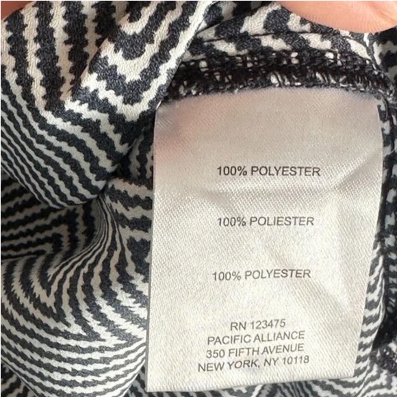 Women's Jones New York Signature Blouse Tunic Chevron Black and White Medium M - Picture 4 of 4
